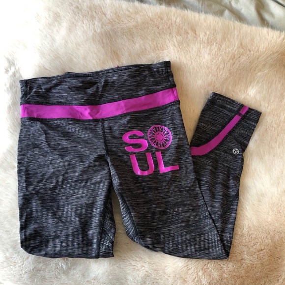 Soulcycle Dark Grey and Fuschia Lululemon Run Inspire Crop Leggings - Picture 3 of 8